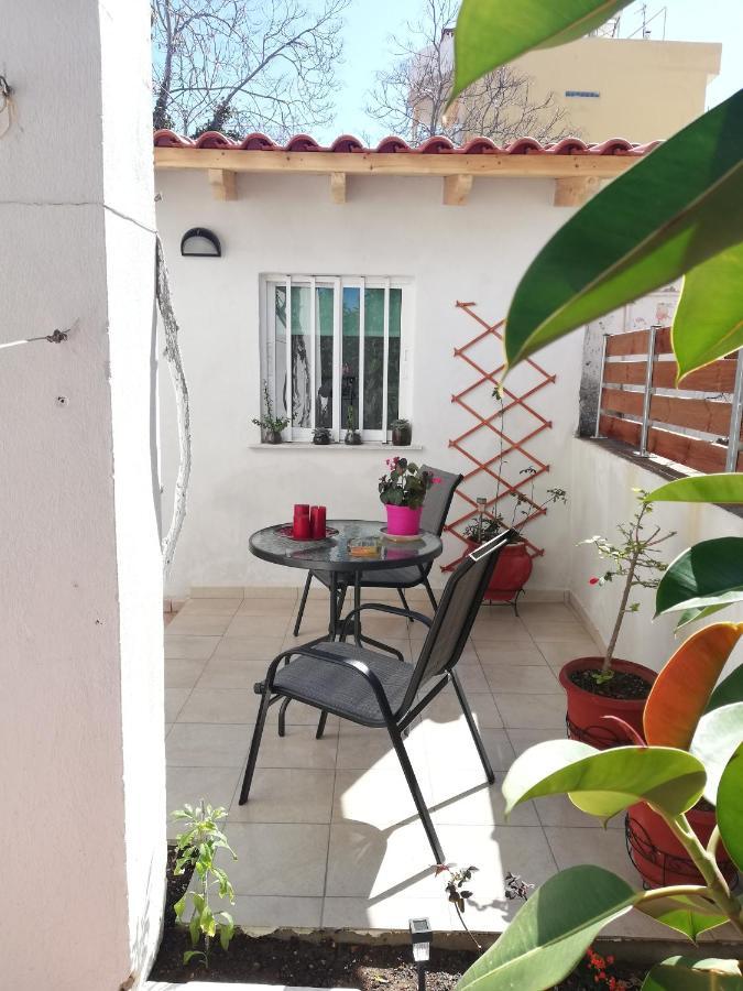 Small Studio With Yard Ханья Экстерьер фото