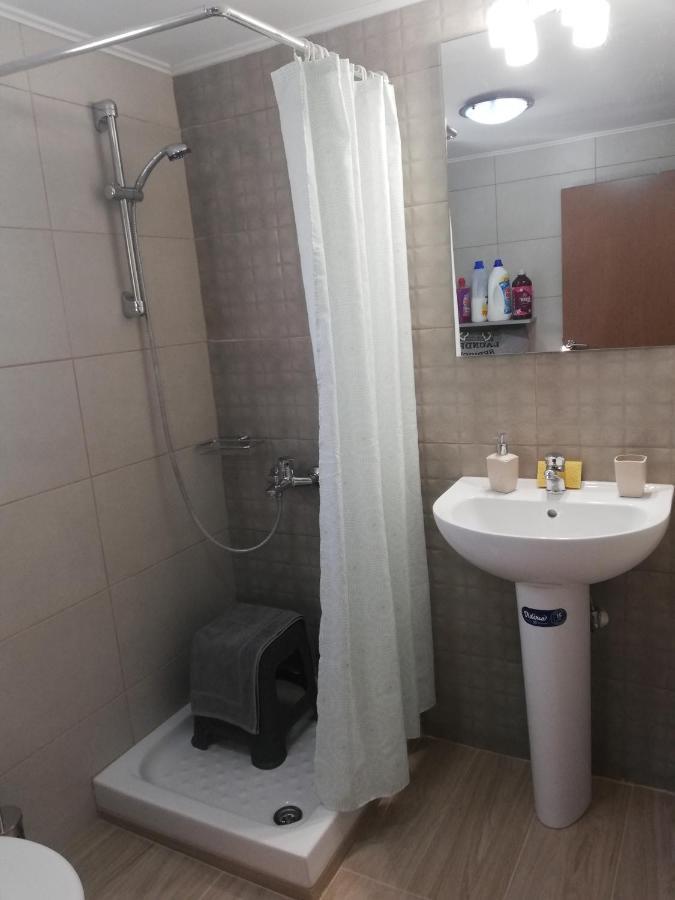 Small Studio With Yard Ханья Экстерьер фото